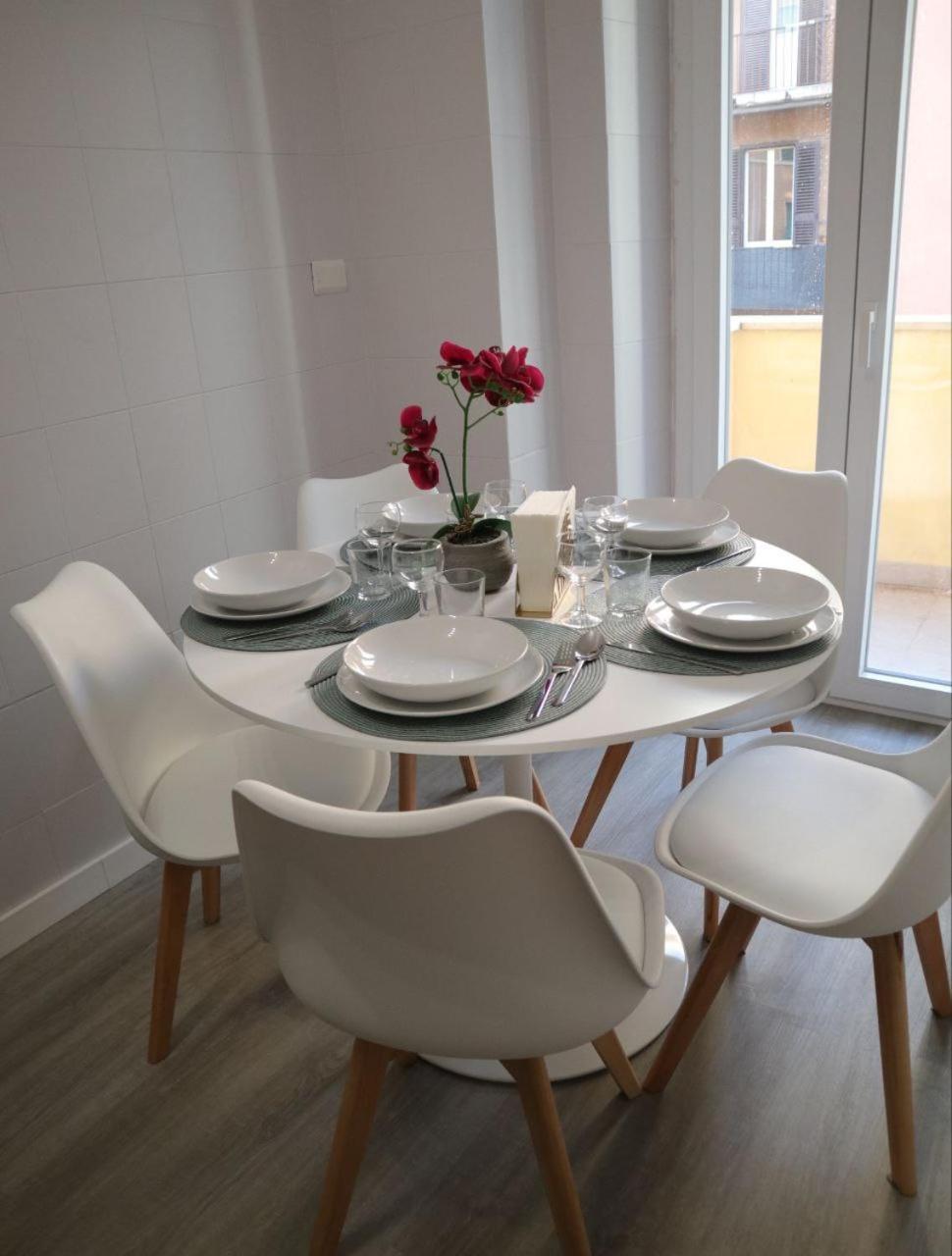 Sara'S Home - Modern Apartment Near Metro, Perfect For Families And Groups In Rzym Zewnętrze zdjęcie
